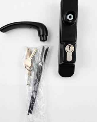 Maniglia porta nera con Cilindro
