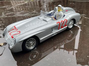 Mercedes 300 slr  1/18 con figure Stirling Moss