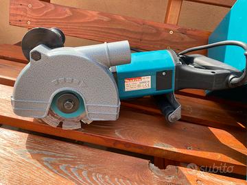 Scanalatore a doppio disco Makita SG150
