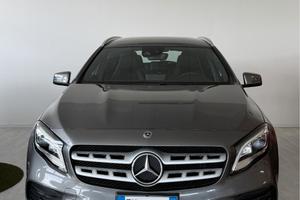 Mercedes-Benz GLA 200 Premium - Solo 25.000 Km