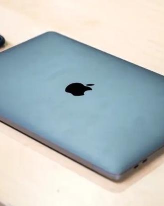 Macbook 13 Pro 2020 Intel i5 8Gb RAM 512Gb ROM