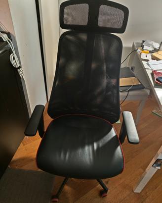 Sedia gaming IKEA MATCHSPEL nera e rossa
