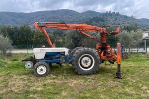 Trattore Lamborghini con caricatore idraulico