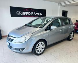 Opel Corsa 1.4 16v 5 porte Cosmo