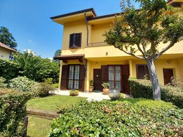 Villa a schiera briosco