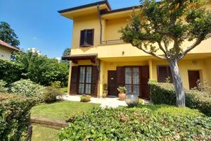 Villa a schiera briosco