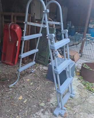 scaletta per piscina 