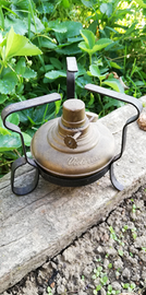 Vecchia lampada a olio