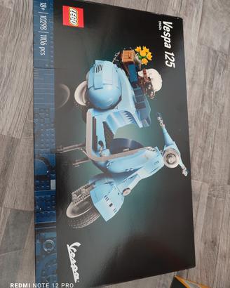 vespa 125  lego 10298