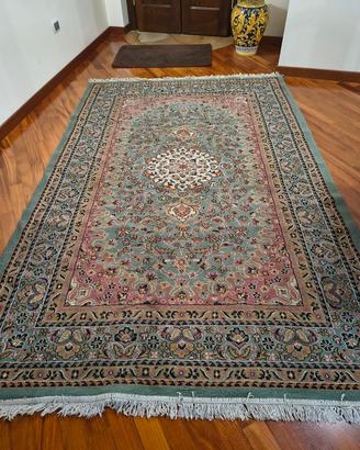 Tappeto stile persiano verde. cm 170 x 265 lana