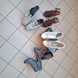 Varie scarpe femminili