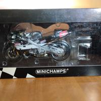 Honda NSR 500  2001  L.Capirossi - Minichamps 1/12