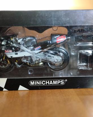 Honda NSR 500  2001  L.Capirossi - Minichamps 1/12