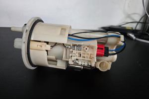 pompa benzina  R1  (2006)