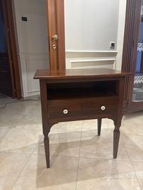 Mobiletto  in Legno Scuro con cassetti