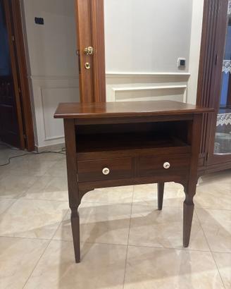 Mobiletto  in Legno Scuro con cassetti