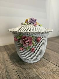 Cesto vintage con fiori in ceramica di Bassano