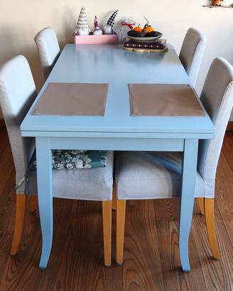 Tavolo allungabile con sedie 