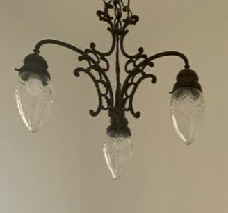 Lampadario antico in ferro battuto