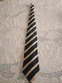 Cravatta Gentleman Givenchy Paris 100% Seta
