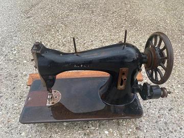 Macchina da cucire antiquariato