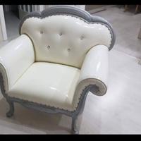 Poltrona in ecopelle con Swarovski