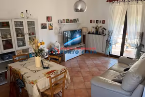 SANT'ANDREA - Villetta in residence con giardino