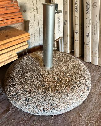 Piede in granito per ombrellone