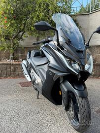 KYMCO AK 550