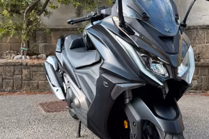 KYMCO AK 550