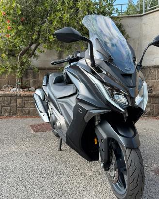 KYMCO AK 550