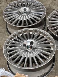 Set di 4 cerchi Oem Alfa Romeo Mito 17
