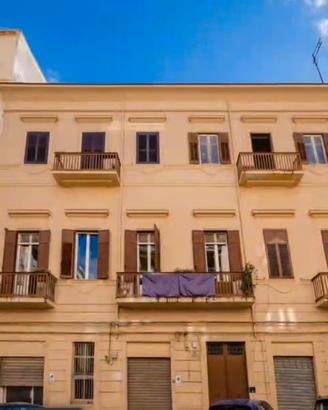 ELEGANTE APPARTAMENTO  DI LUSSO RISTRUTTURATO