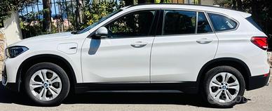 Toyota  X1 2022 da vendere