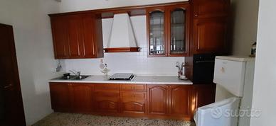 Cucina completa + tavolo da pranzo