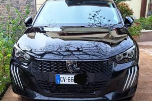 peugeot 208 allure incidentata