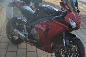 Splendida Honda CBR 1000RR