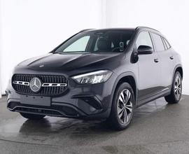 MERCEDES-BENZ GLA 200 Automatic Progressive Line