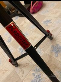 Cavalletto telesvopico regolabile in altezza