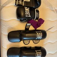 Kick box guantoni+ paracolpi+nastro fasciatura