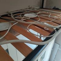 Materasso singolo + rete a doghe + letto in ferro
