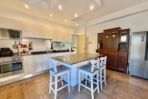 Panoramico 5 vani con terrazza (Via Etnea alta)