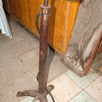 Antica pompa per biciclette