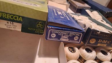gomitoli di filo di Sczia
