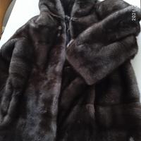 splendida pelliccia di visone con cappuccio 