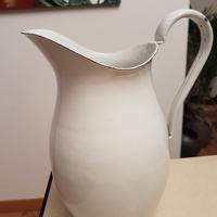 Caraffa vintage in latta smaltata 