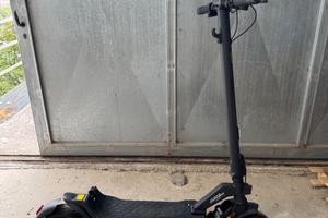 Lamborghini - Monopattino Elettrico Alext Green