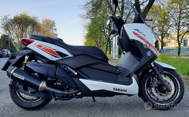 Yamaha xmax 400