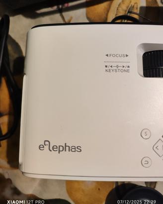 Mini proiettore portatile per computer nuovo 