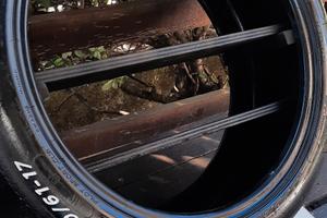 gomma da pista arredamento espositore